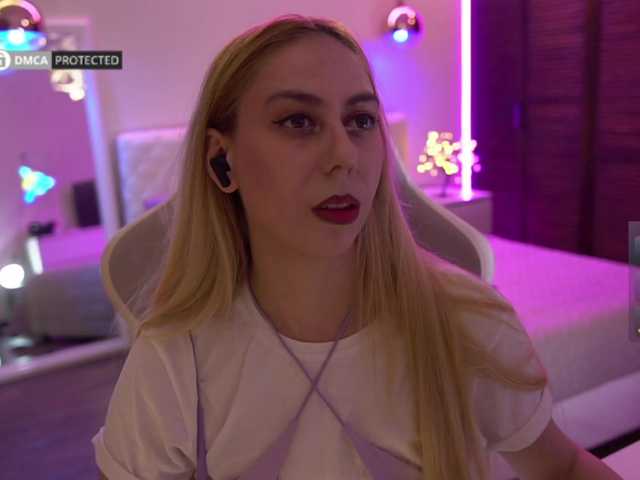 -Light-Fury- live cam on BongaCams