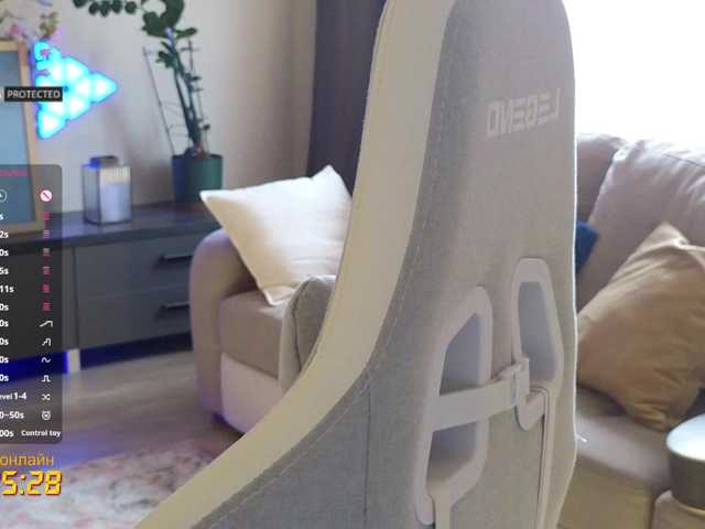 -Light-Fury-'s BongaCams show and profile