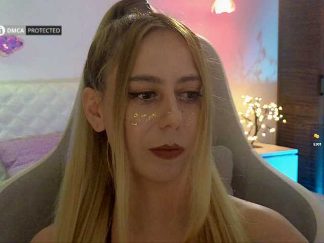 -Light-Fury- live cam on BongaCams