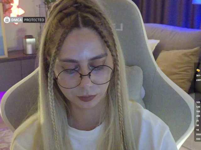 -Light-Fury- live cam on BongaCams