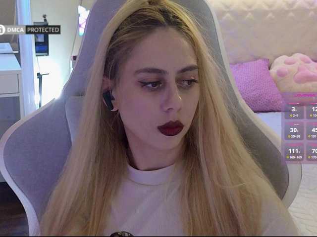 -Light-Fury- live cam on BongaCams