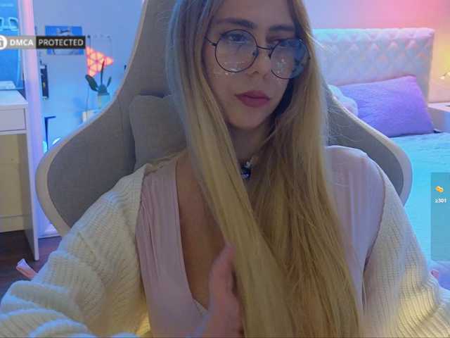 -Light-Fury- live cam on BongaCams