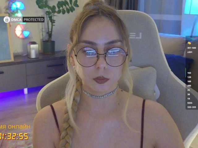 -Light-Fury- live cam on BongaCams