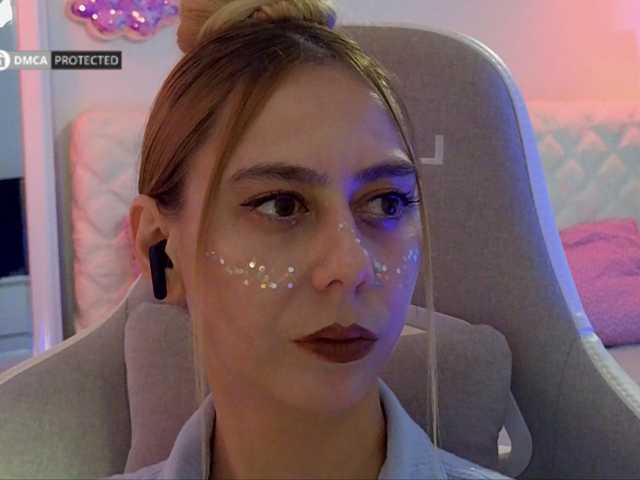 le modèle capuchina_v_taverne est en webcam porno dans un show sur le site bongacams, il possède les tags suivants: White/Caucasian,Blonde,Shaved