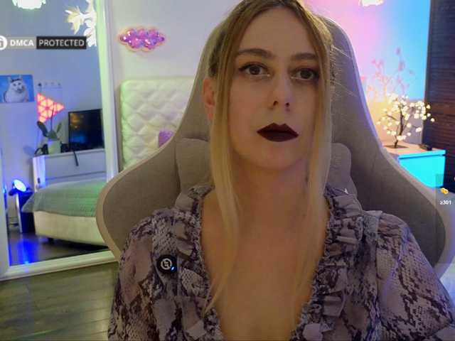 -Light-Fury- live cam on BongaCams