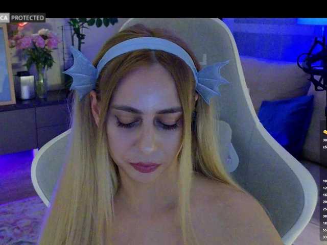 -Light-Fury- live cam on BongaCams