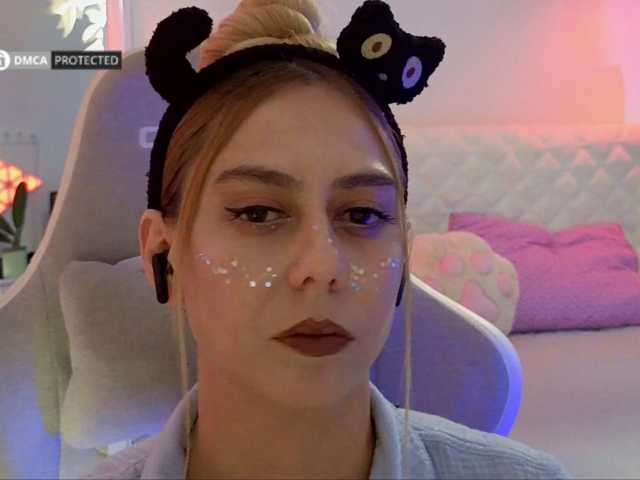 -Light-Fury- live cam on BongaCams