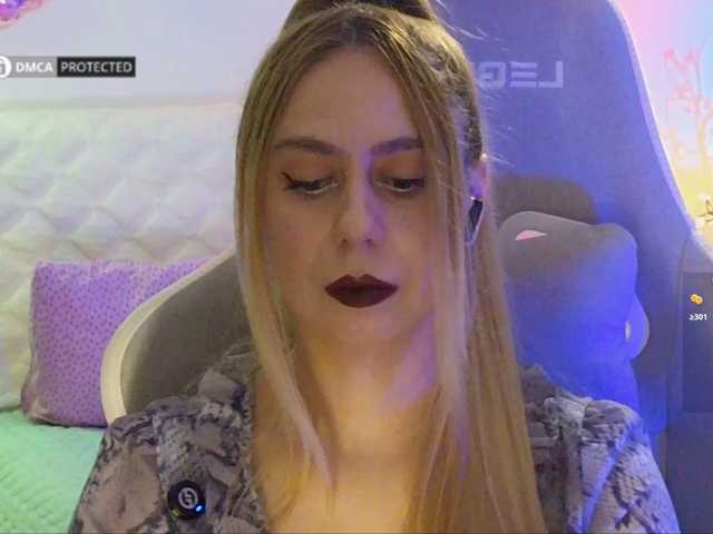 -Light-Fury- live cam on BongaCams