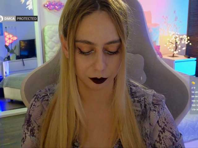 -Light-Fury- live cam on BongaCams