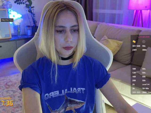 -Light-Fury-'s BongaCams show and profile