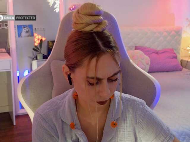 le modèle capuchina_v_taverne est en webcam porno dans un show sur le site bongacams, il possède les tags suivants: White/Caucasian,Blonde,Shaved