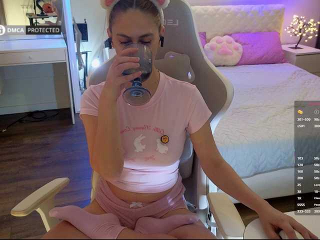 -Light-Fury- live cam on BongaCams