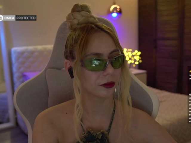 -Light-Fury- live cam on BongaCams