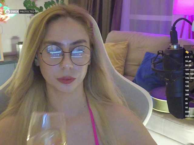 -Light-Fury- live cam on BongaCams