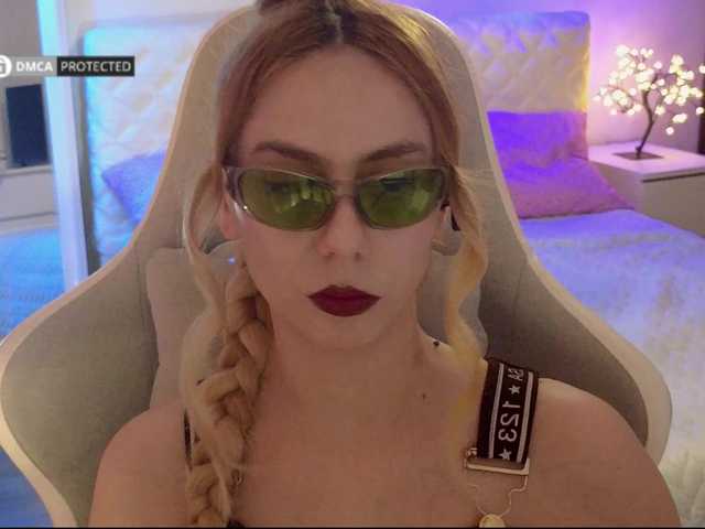 -Light-Fury- live cam on BongaCams