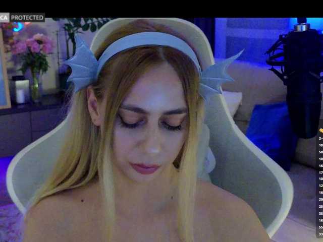 -Light-Fury- live cam on BongaCams