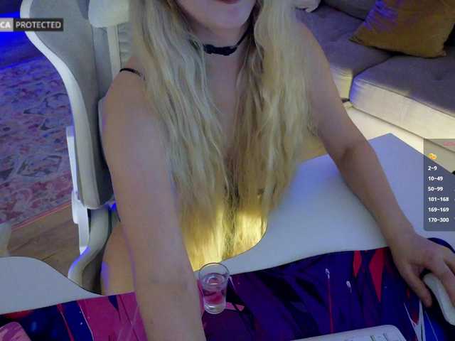 -Light-Fury- live cam on BongaCams