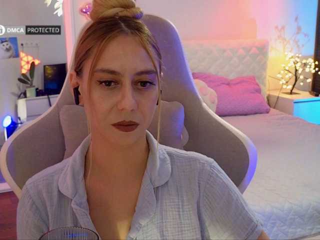 -Light-Fury- live cam on BongaCams