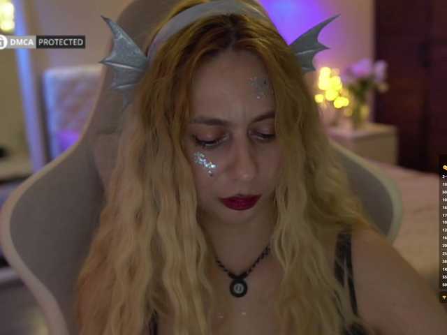 -Light-Fury- live cam on BongaCams