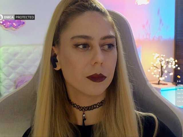 -Light-Fury- live cam on BongaCams