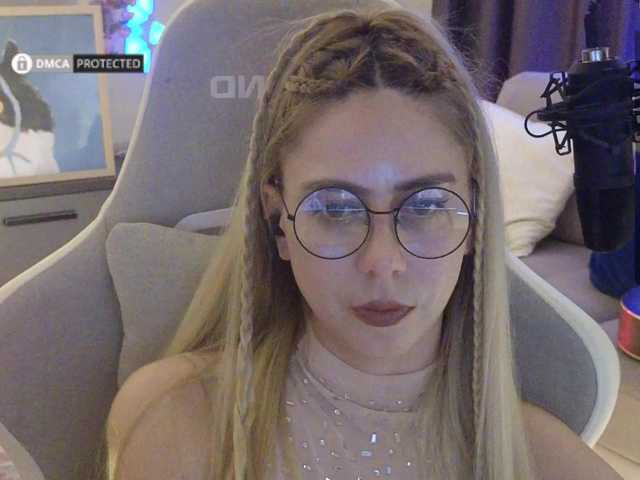 -Light-Fury- live webcam show