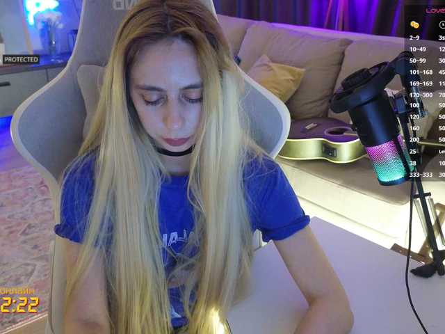 -Light-Fury-'s BongaCams show and profile