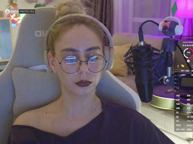 -Light-Fury- live cam on BongaCams