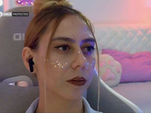 -Light-Fury- live cam on BongaCams