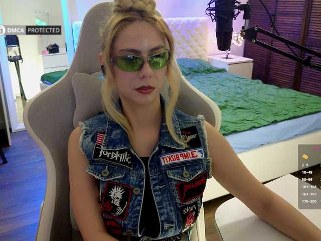 -Light-Fury- live cam on BongaCams
