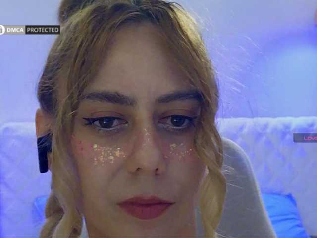 -Light-Fury- live cam on BongaCams