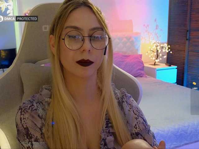 -Light-Fury- live cam on BongaCams
