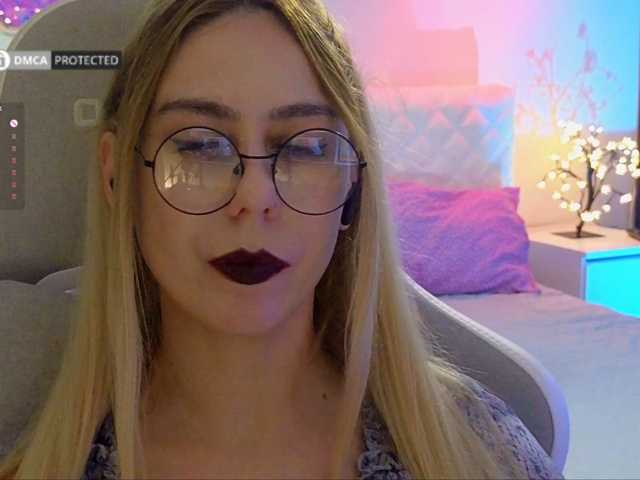 -Light-Fury- live cam on BongaCams