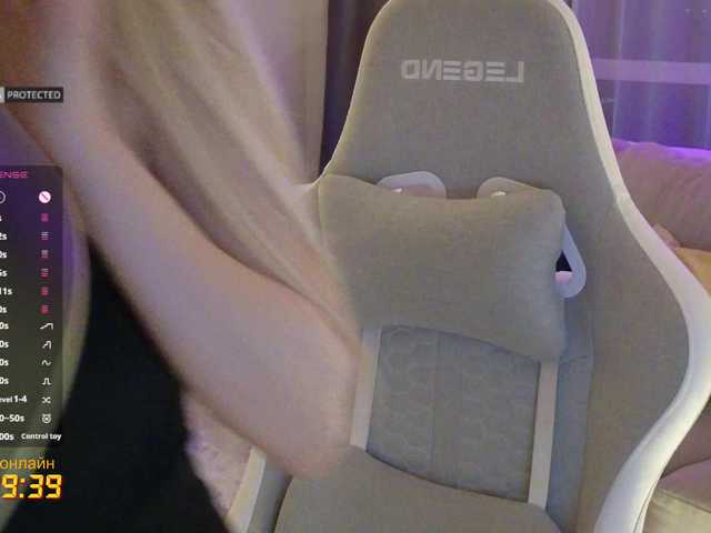 -Light-Fury-'s BongaCams show and profile