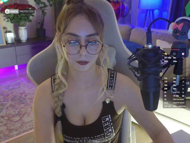 -Light-Fury- live cam on BongaCams