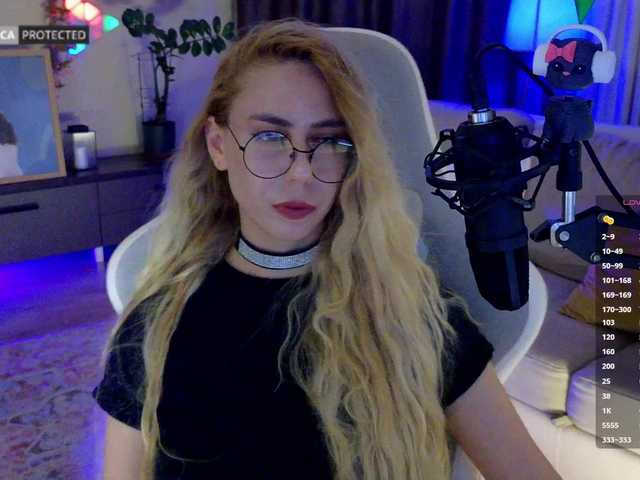 -Light-Fury- live cam on BongaCams
