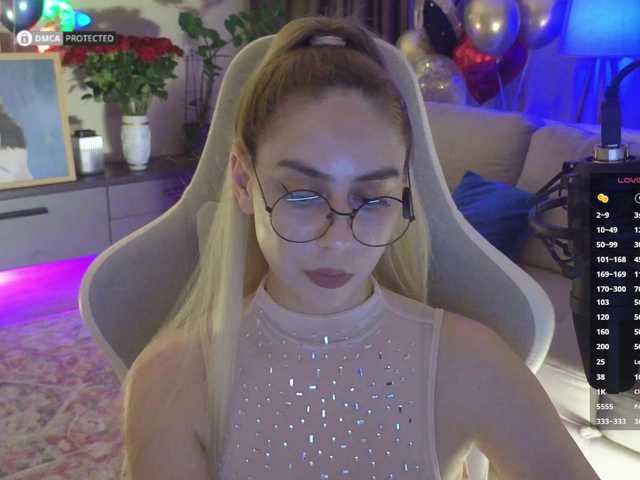 -Light-Fury- live cam on BongaCams