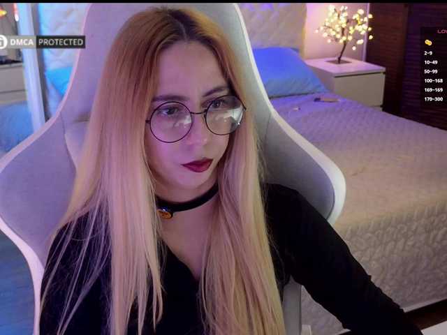 -Light-Fury- live cam on BongaCams