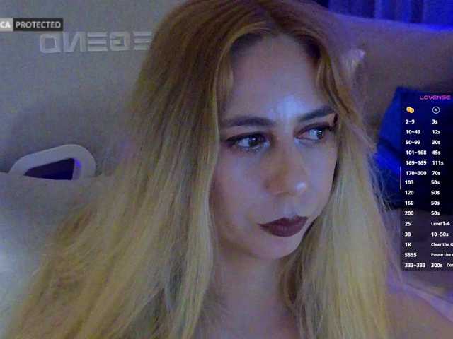 -Light-Fury- live cam on BongaCams