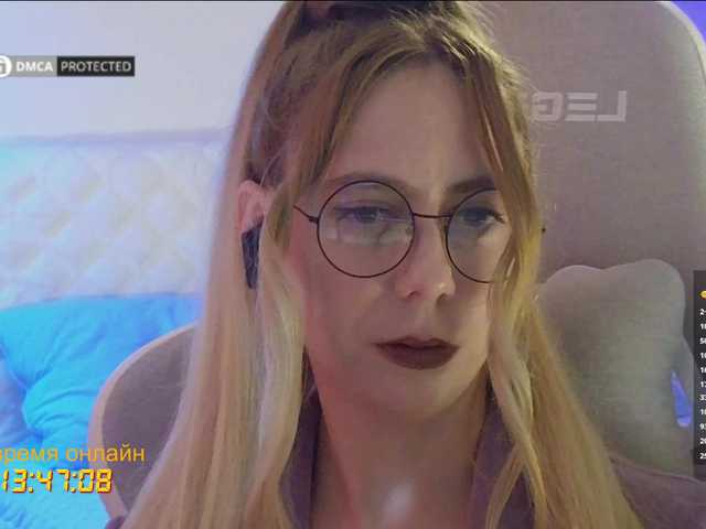 -Light-Fury- live cam on BongaCams
