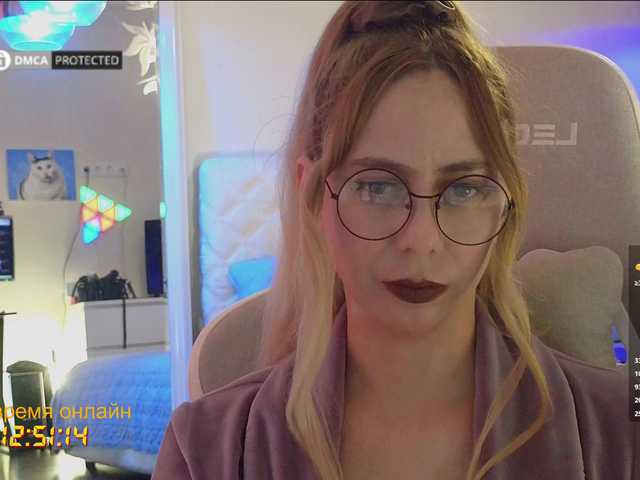 -Light-Fury- live cam on BongaCams