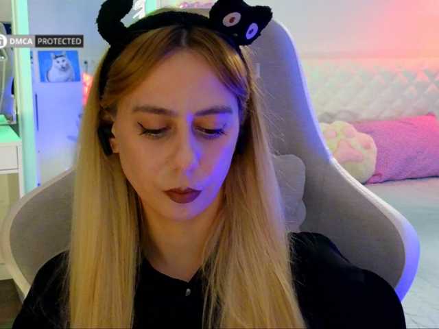 -Light-Fury- live cam on BongaCams