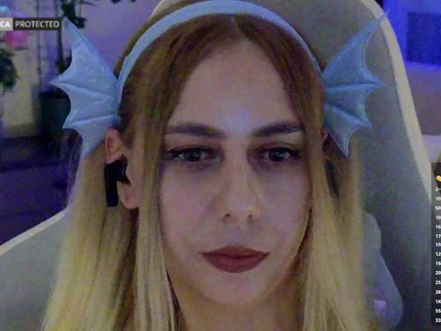 -Light-Fury- live cam on BongaCams