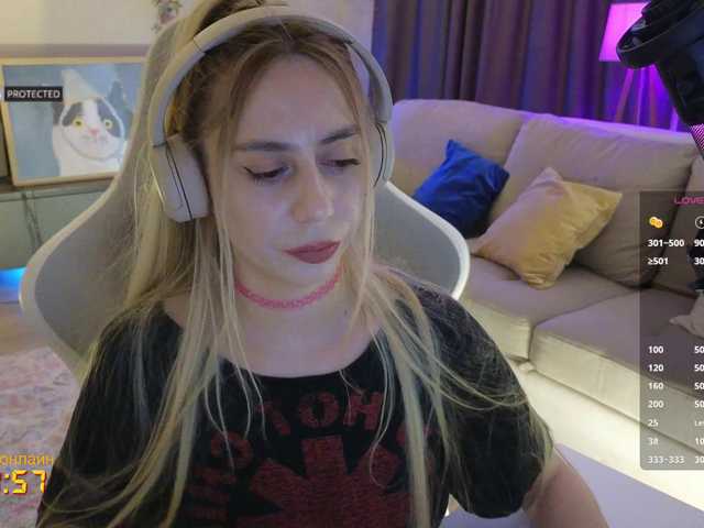 -Light-Fury-'s BongaCams show and profile