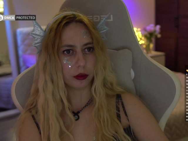 -Light-Fury- live cam on BongaCams