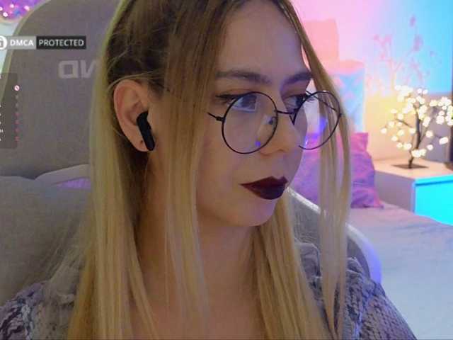 -Light-Fury- live cam on BongaCams