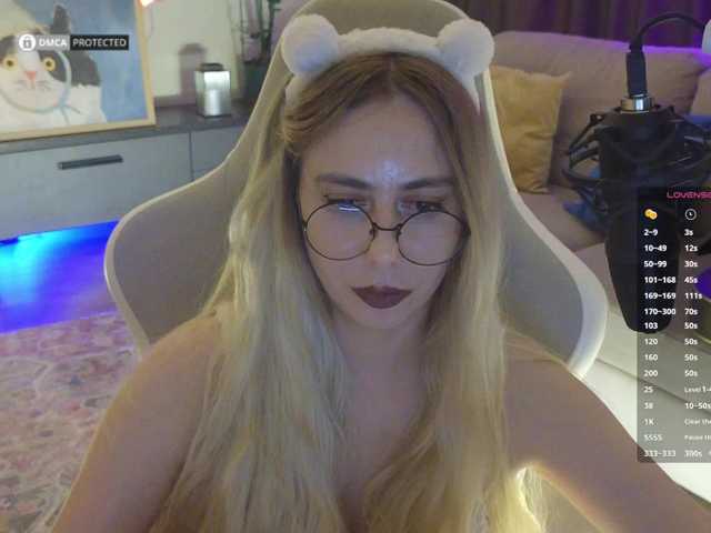 -Light-Fury- live cam on BongaCams