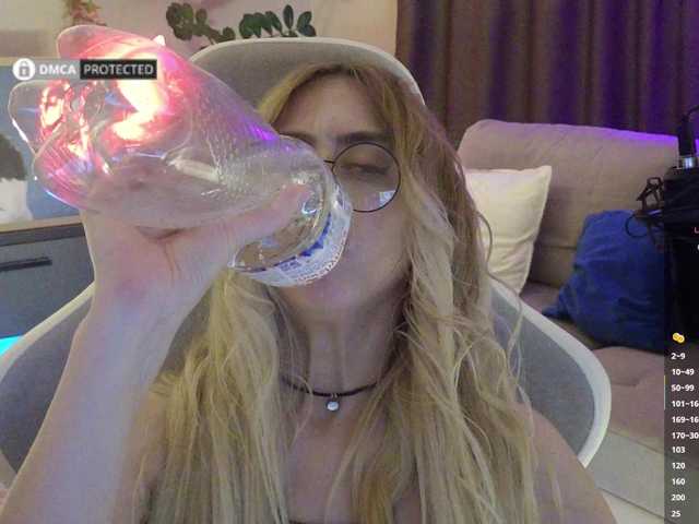 -Light-Fury- live cam on BongaCams