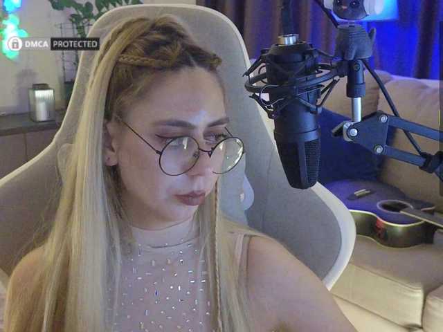 -Light-Fury- live webcam show