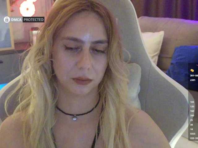 -Light-Fury- live cam on BongaCams