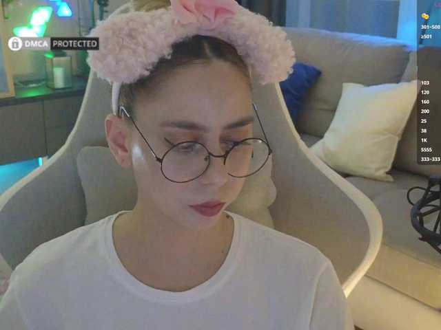 -Light-Fury- live cam on BongaCams